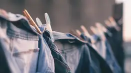 Vencer a esa odiosa mancha de bolígrafo en su prenda de vestir favorita: consejos caseros infalibles para ello