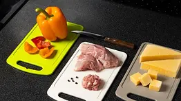 Protege tu hogar de la salmonella: Trucos y recomendaciones para desinfectar las tablas de picar 