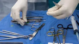 Joven murió tras realizarse cirugía estética en consultorio improvisado: sentencian a cirujano