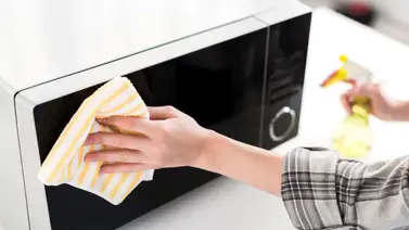 Remueve la suciedad del microondas con estos ingredientes Remueve la suciedad del microondas con estos ingredientes