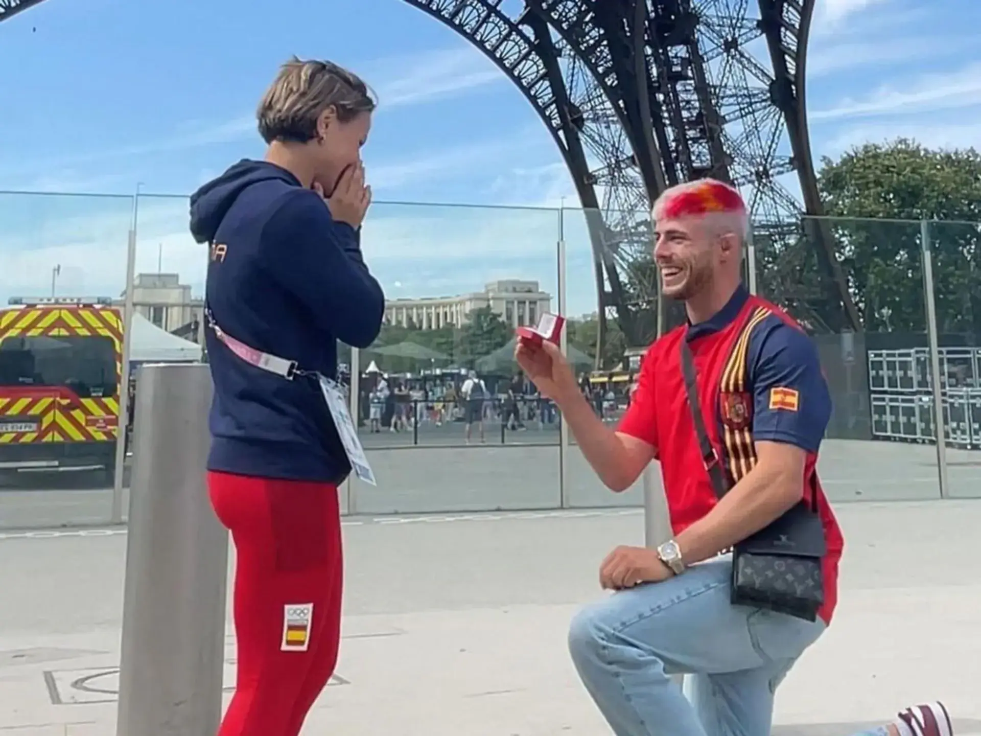 París 2024: Los judocas que se comprometieron en la Torre Eiffel (+FOTOS)