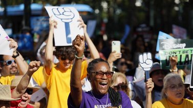 Trabajadores de Disney consiguen aumentos salariales históricos con nuevos contratos (+DETALLES)