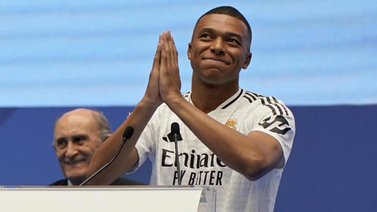 El lujoso auto que el Real Madrid le entregó a Mbappé (+FOTOS)