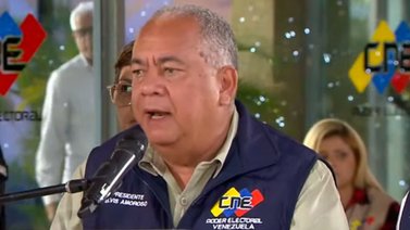 Elvis Amoroso aclara cuál es la vestimenta adecuada para ejercer el derecho al voto (+Video)