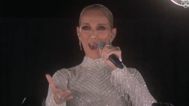 La mágica actuación de Céline Dion desde lo alto de la Torre Eiffel (+Video)