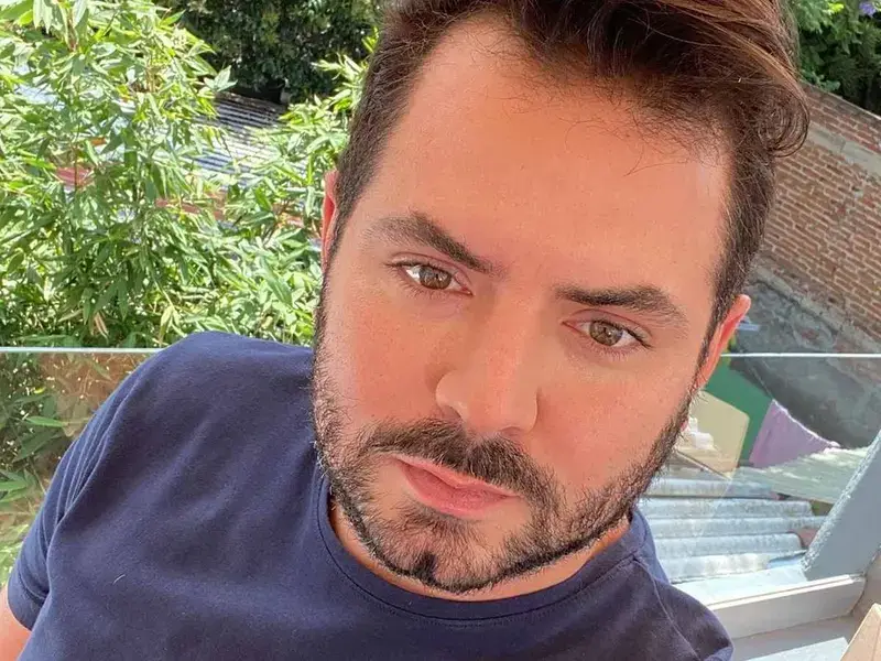 José Eduardo Derbez mostró por primera vez el rostro de su bebé (+FOTOS)