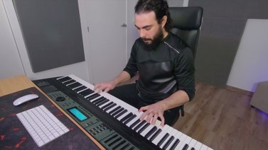 Conoce a Francesco Antonelli, el venezolano integrante de la banda "Mago de Oz"
