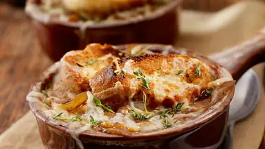 Sopa de cebolla: sabor que reconforta Sopa de cebolla: sabor que reconforta