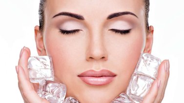 Cubos de hielo para el rostro ¿Peligroso o beneficioso?