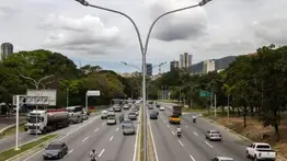 Cierran autopista Gran Cacique Guaicaipuro este #22Jul