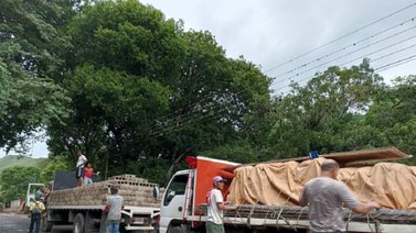 Entregan nueva ayuda a afectados en Cumanacoa