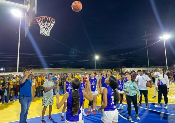 Reinauguran cancha deportiva Carabobo (+Fotos)