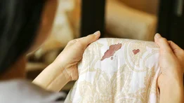 Trucos infalibles para salvar tu ropa de manchas difíciles