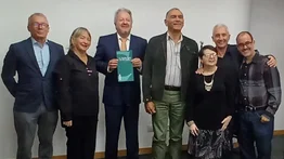 Raúl García recibió el I Premio Franco-Venezolano de Poesía