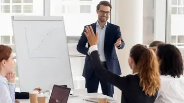 Estrategias para mantener una comunicación efectiva Estrategias para mantener una comunicación efectiva