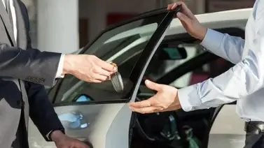 Empresario le regala autos 0 km a sus empleados Empresario le regala autos 0 km a sus empleados