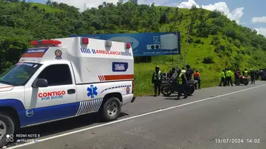 Reportan volcamiento de patrulla policial en la ARC este #13Jul Reportan volcamiento de patrulla policial en la ARC este #13Jul