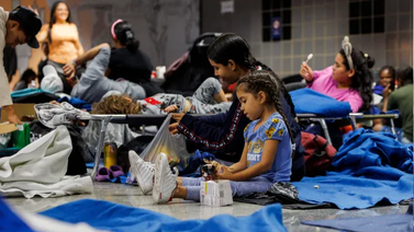 EEUU | Gobierno insiste en el cierre de refugios para inmigrantes en Texas (+Detalles)