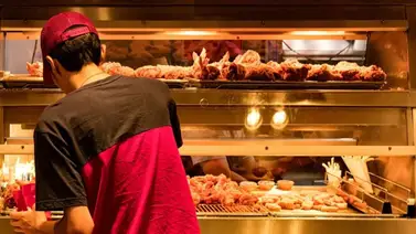 Así aprietan el cinturón los locales de comida rápida en California por el aumento de salario Así aprietan el cinturón los locales de comida rápida en California por el aumento de salario