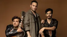 Integrante de la agrupación Reik mostró sus pasos prohibidos al ritmo de Elena Rose