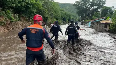 Rescatan a nueve personas tras desbordamiento del río en Cumanacoa (+Video) Rescatan a nueve personas tras desbordamiento del río en Cumanacoa (+Video)