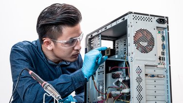 Caracas | Revelan nuevos costos de mantenimiento y reparación de computadoras (+MONTOS)