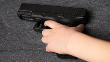 Niño se disparó accidentalmente con el arma de su madre en Florida