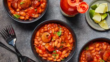 Disfruta del sabor clásico estadounidense con un baked beans casero Disfruta del sabor clásico estadounidense con un baked beans casero