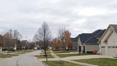 Illinois | Mujer fue asesinada a puñaladas dentro de su vivienda