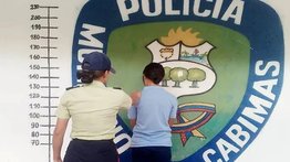 Adolescente y su novio amenazaban a los profesores para aprobar las materias