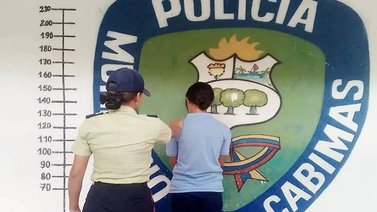 Adolescente y su novio amenazaban a los profesores para aprobar las materias