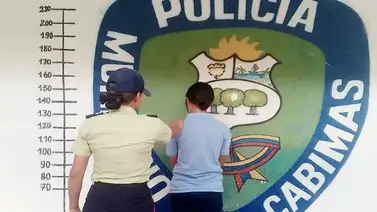 Adolescente y su novio amenazaban a los profesores para aprobar las materias Adolescente y su novio amenazaban a los profesores para aprobar las materias