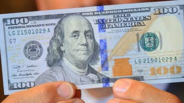 EEUU | De esta forma puedes reconocer si un billete de $100 es falso (+Detalles)