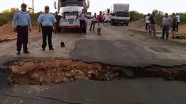 Habilitan vía alterna en Falcón tras colapso del puente Paso Nuevo