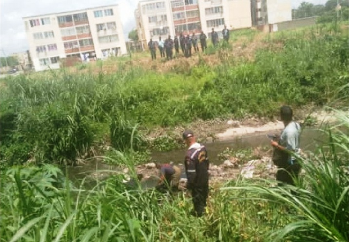 Encuentran cadáver descompuesto en un canal en Aragua Encuentran cadáver descompuesto en un canal en Aragua