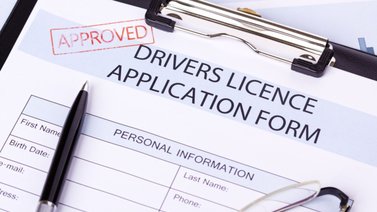 Todo sobre el examen que otorga la licencia de conducir para indocumentados en Illinois (+Guía)