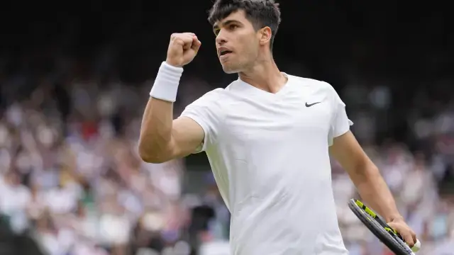 Carlos Alcaraz pasó a la tercera ronda de Wimbledon