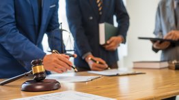 Florida aprueba ley contra falsos notarios y asesores legales de inmigración: sepa cuándo entra en vigor