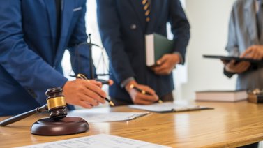Florida aprueba ley contra falsos notarios y asesores legales de inmigración: sepa cuándo entra en vigor