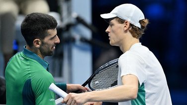 Djokovic y Sinner se prueban en la pista central de Wimbledon