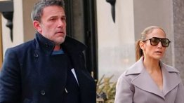 Ben Affleck enfurecido se enfrenta con paparazzis al salir de casa de J.Lo (+Video)