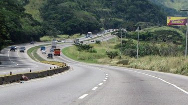 Advierten a conductores por desnivel en la ARC en sentido Tazón (+Video)