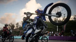 Maduro insta a “no estigmatizar a los muchachos que practican motopiruetas”