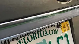¿Se puede conducir con la placa vencida en Florida? (+Detalles)