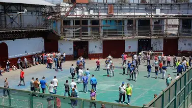 Venezolanos desatan violento enfrentamiento en prisión (+Detalles) Venezolanos desatan violento enfrentamiento en prisión (+Detalles)