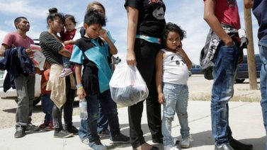 EEUU: La organización que forma grupos de patrocinio para inmigrantes
