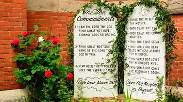 Ley en Luisiana ordena exhibir los 10 mandamientos en las escuelas públicas Ley en Luisiana ordena exhibir los 10 mandamientos en las escuelas públicas