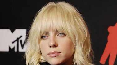 Billie Eilish se convierte en la cantante joven con más oyentes en Spotify (+Detalles)