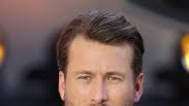 La arepa conquista al actor Glen Powell gracias a la hija de Ricardo Arjona (+Video)