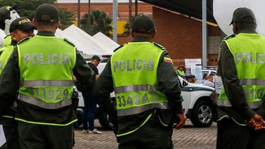 Fallecen ocho policías tras ataque con explosivos en Colombia